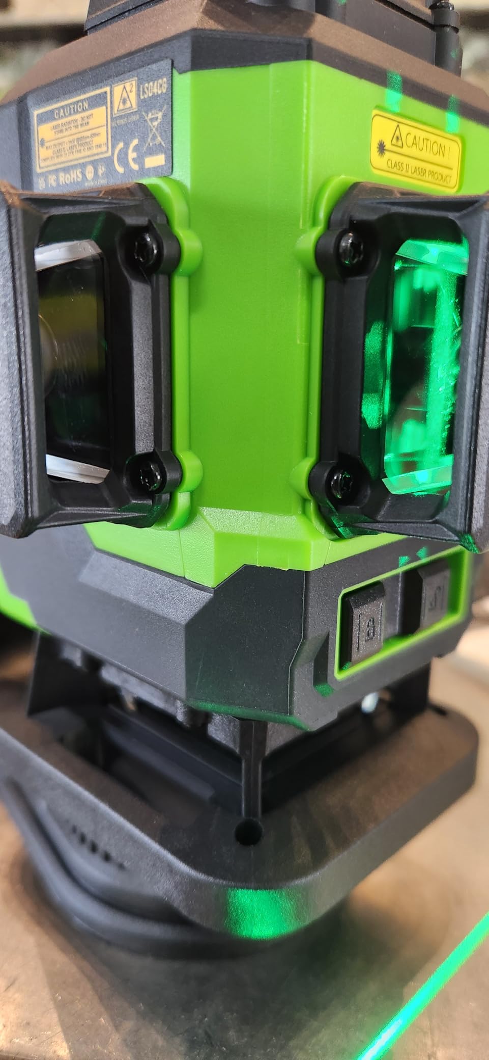 Huepar Laser Level 360 Self Leveling, Rechargeable Green Laser 3x360° Cross Line Lazer Leveler 3D Level Laser Tool for Construction and Picture Hanging, Strong Magnetic Bracket&Hard Carry Case -HM03CG customer photo 2