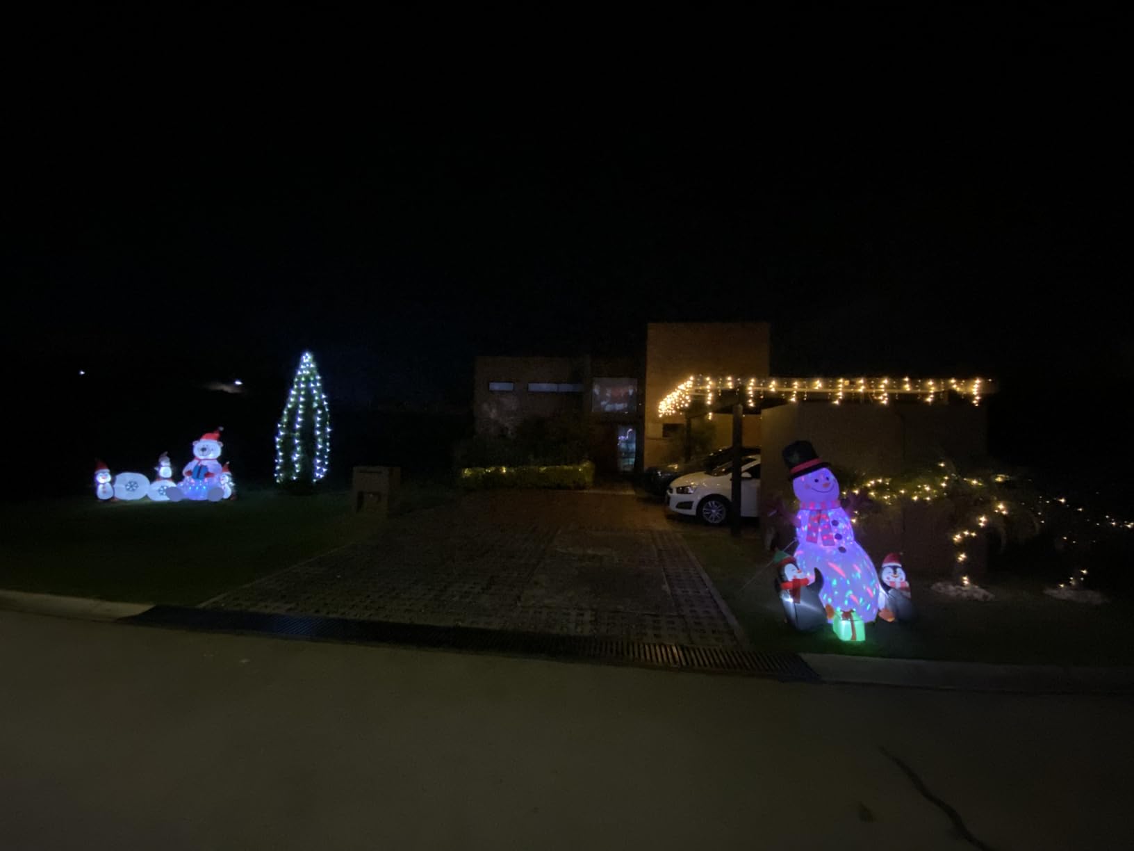 Inflatable Christmas Decorations, SHDEJTG 10FT Snowman Polar Bear Snowball Blow Up Christmas Decorations Outdoor with Colorful Rotating LED Lights, Giant Inflation for Xmas Indoor Lawn Garden customer photo 1