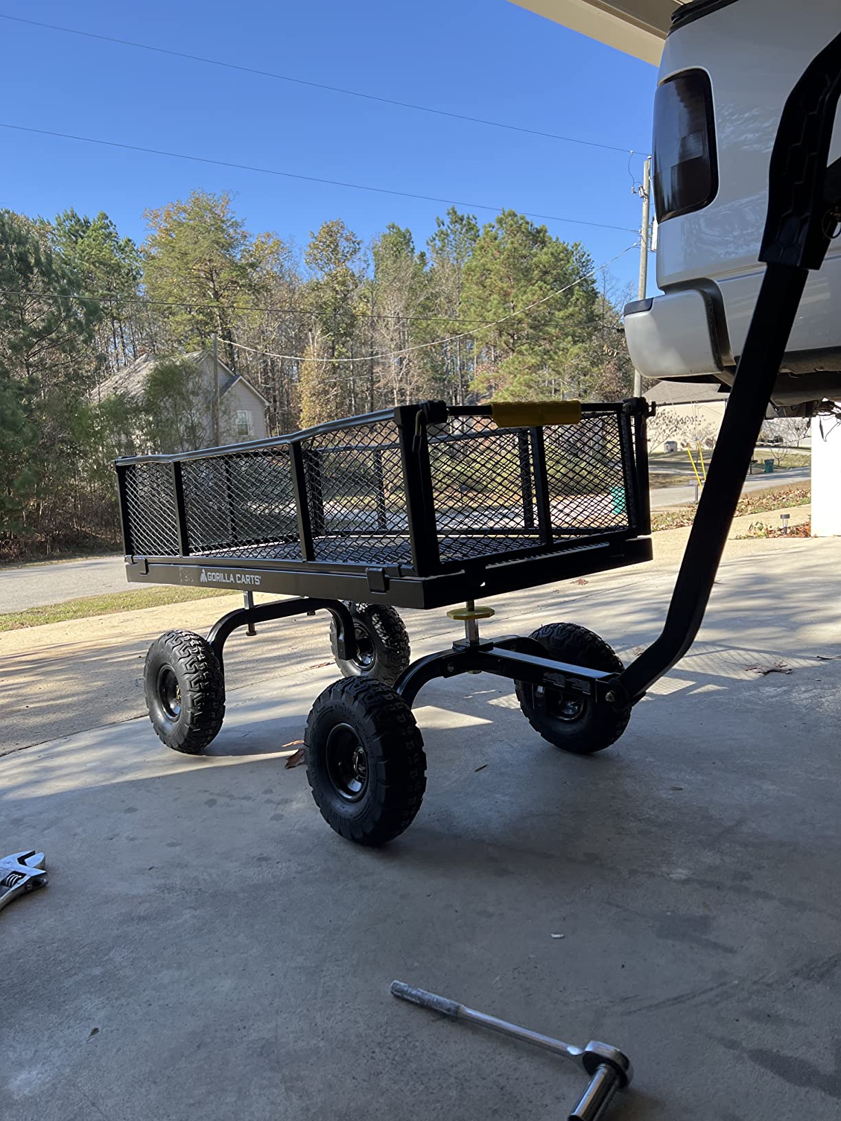 Gorilla Carts Steel Utility Cart, 900 lb. Capacity, 4 Cu Ft, Black customer photo 1