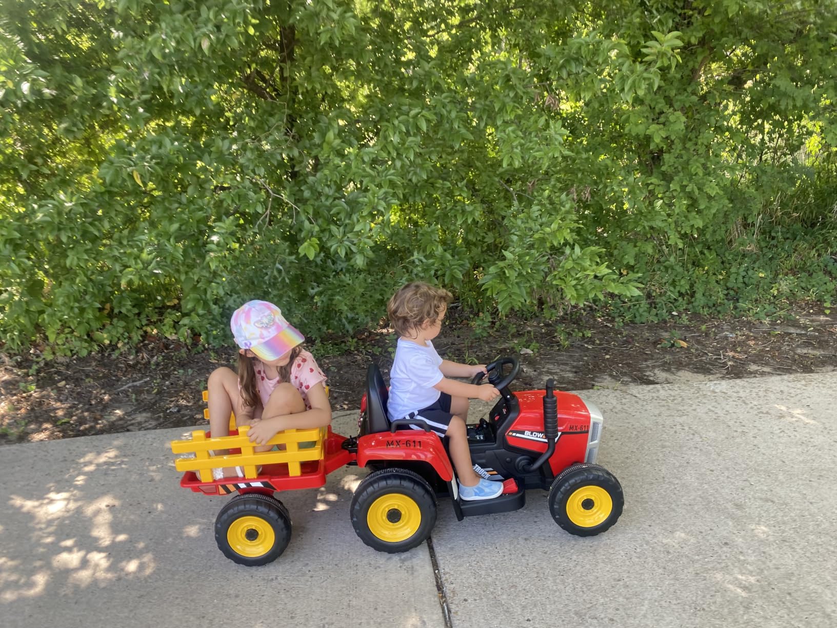 Costzon Ride on Tractor with Detachable Trailer, Kids' Electric Vehicles w/3-Gear-Shift Ground Loader, Wireless Design & USB, 7 LED Headlights, Remote Control Tractor Toy for Kids 3+ (12V, Dark Green) customer photo 2