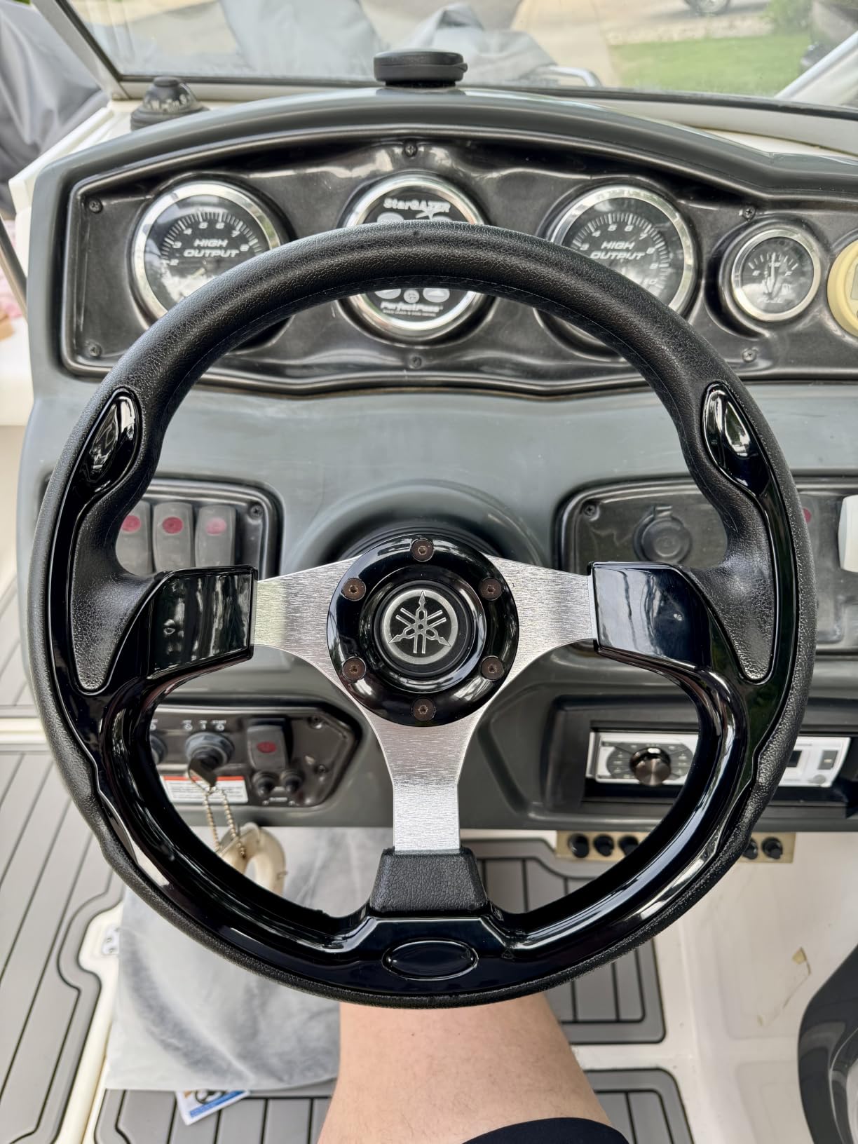 12.5inch, 3/4 Inch Axle Marine Steering Wheel Adapter, Anti-Slip Carbon Fiber Steering Wheel for Boats, Yachts, Pontoon Boats Black customer photo 1