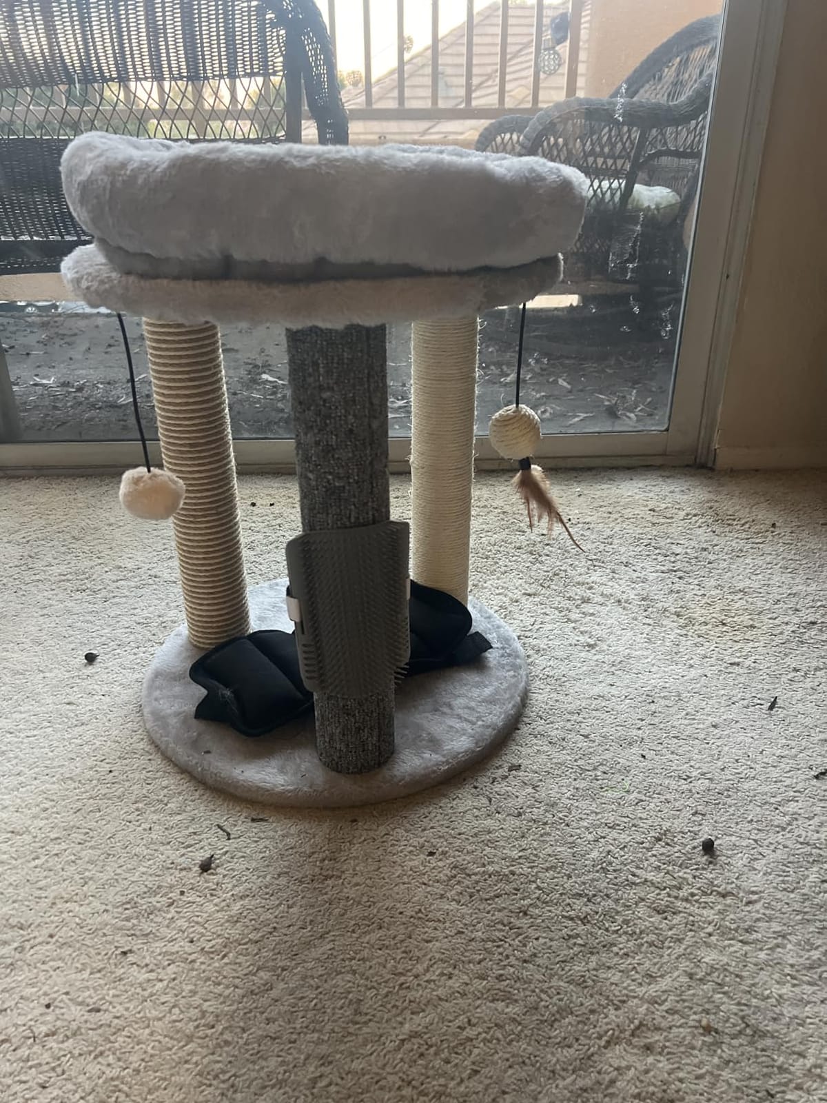 MECOOL 4in1 Small Cat Tree, Scratching Post with Tower Soft Bed, Sisal Carpet Jute Posts with Three Hanging Ball Toys and Massage Brush for Indoor Cats and Kittens customer photo 1