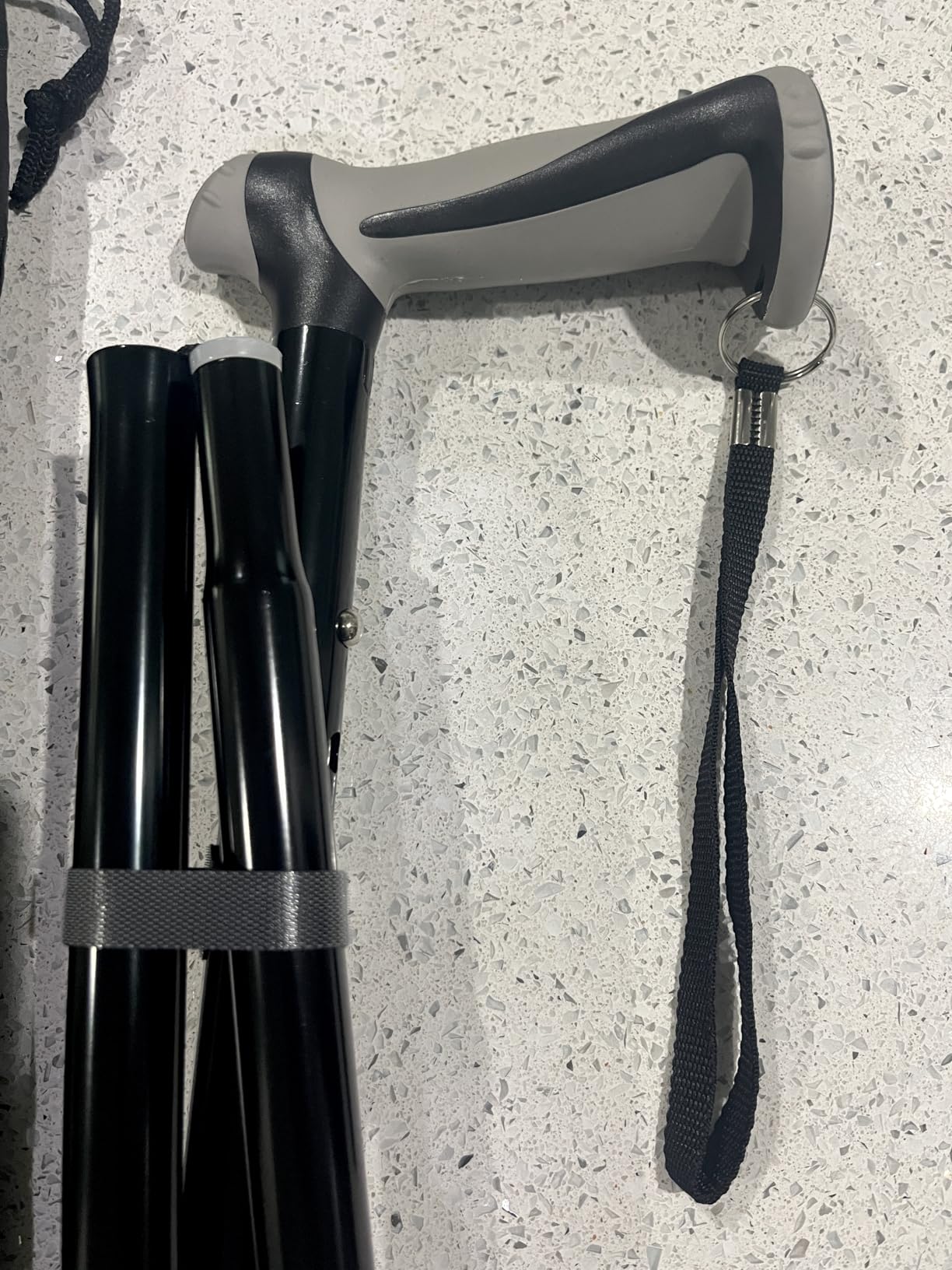 REHAND Walking Cane - Foldable, Adjustable, Collapsible Walking Canes for Men & Women, Heavy Duty All Terrain Tip, with Travel Bag customer photo 1