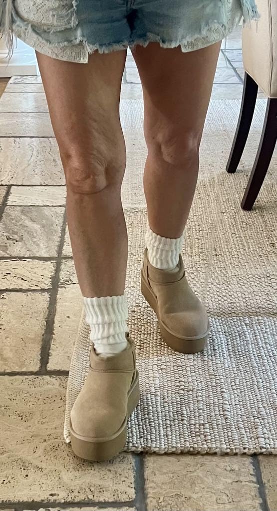 UGG Women's Classic Ultra Mini Platform Boot customer photo 2
