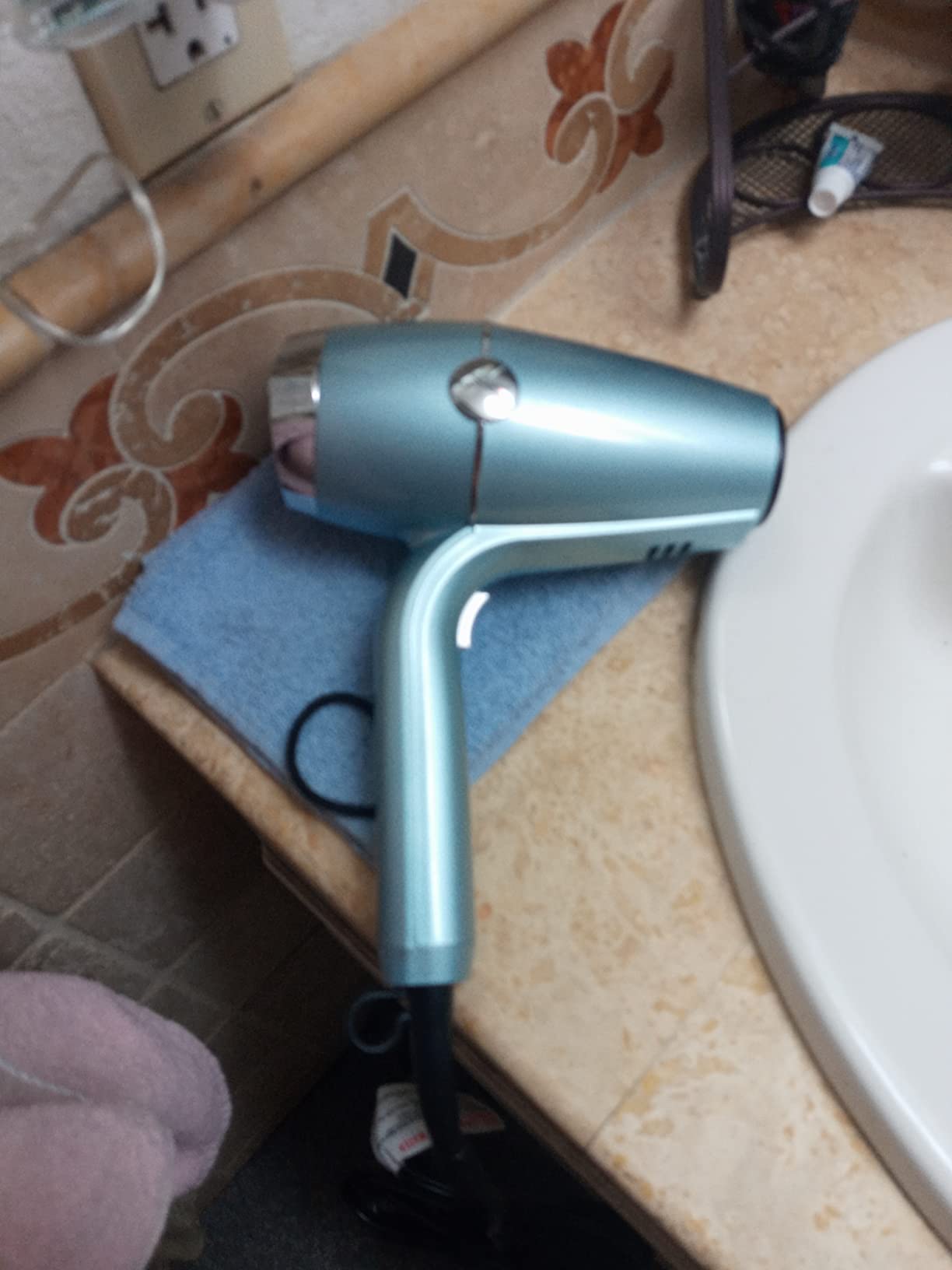 INFINITI PRO CONAIR SmoothWrap Hair Dryer, Blow Dryer with Diffuser and Concentrator Attachments, Advanced Plasma and Ceramic Technology for Less Frizz, More Volume, and Body, Champagne customer photo 1