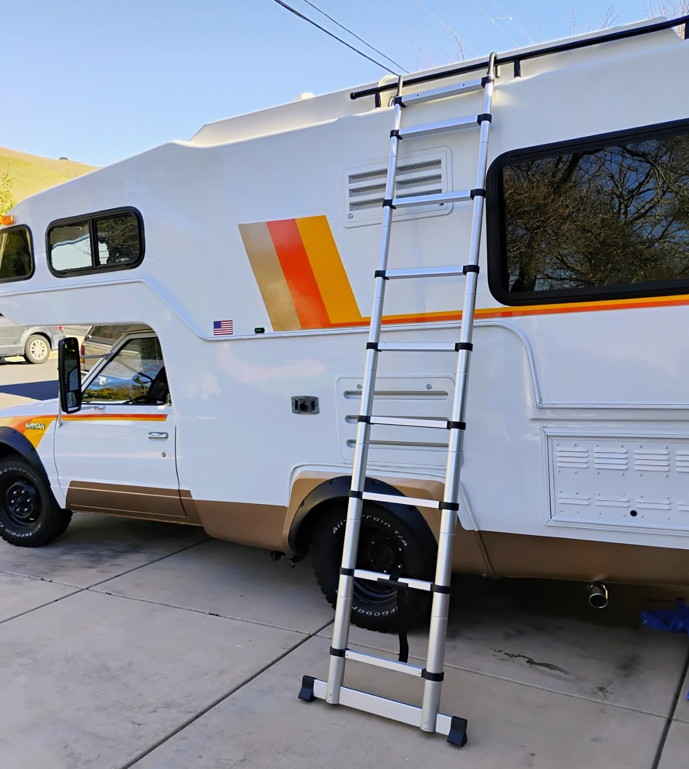 Telescoping Ladder Aluminum 20 FT with Hooks and Stabilizer | Collapsible Compact Design, Easy Carry and Space-Saving Storage, EN131 Certified, 330lbs Capacity customer photo 2