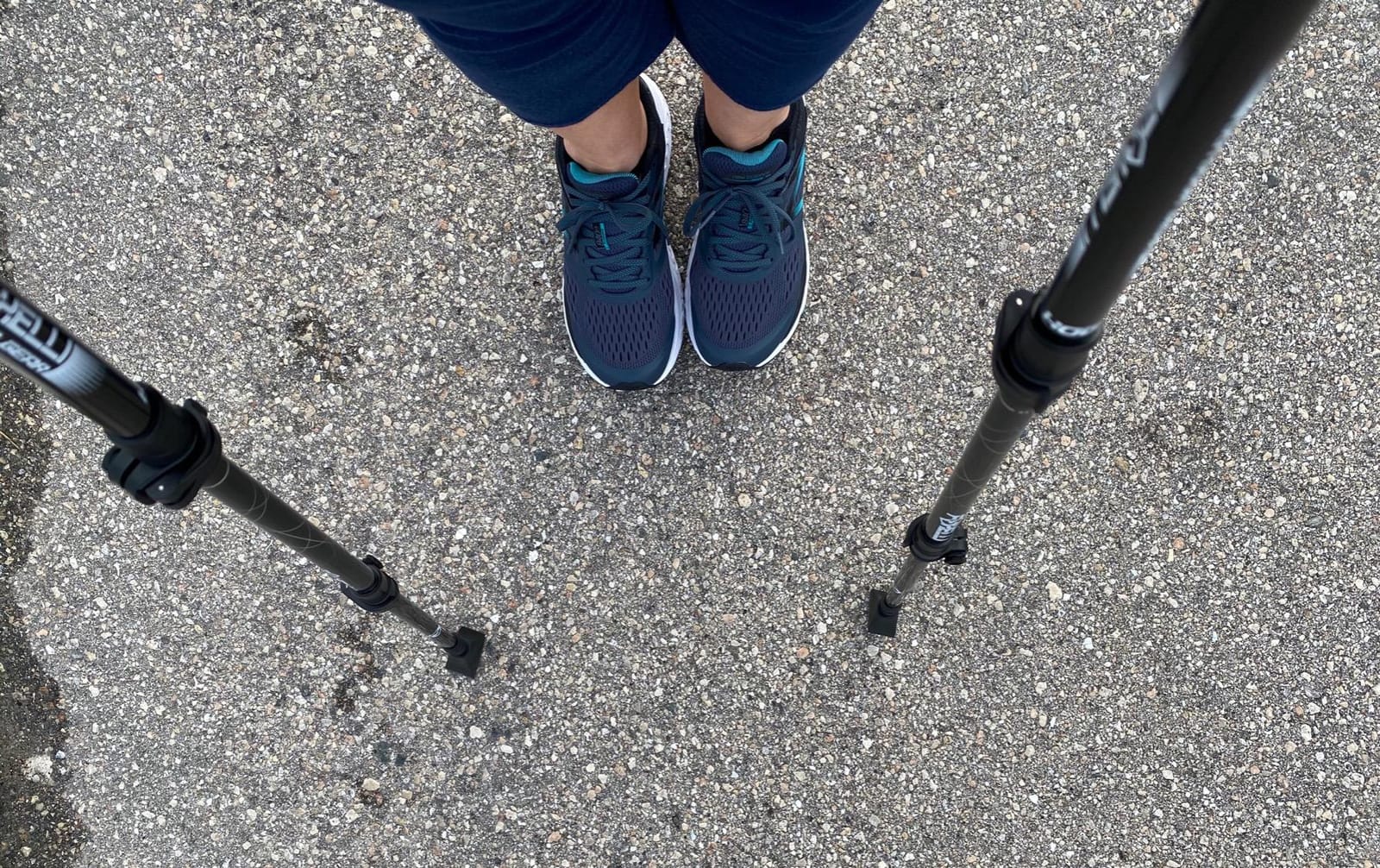 Foxelli Carbon Fiber Trekking Poles - Lightweight Collapsible Hiking Poles with Cork Grips, Quick Flip Locks & All-Terrain Accessories - Adjustable Height Hiking Sticks for Men & Women customer photo 1