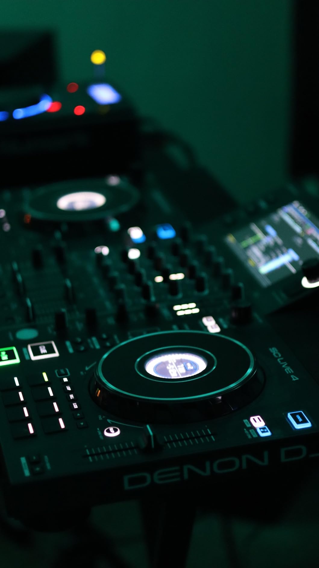 Denon DJ SC LIVE 4 Standalone DJ Controller Black | 4-Deck Controller with Stem Separation, Wi-Fi Streaming, Bluetooth, Built-In Speakers, Serato DJ, Virtual DJ Compatibility customer photo 1