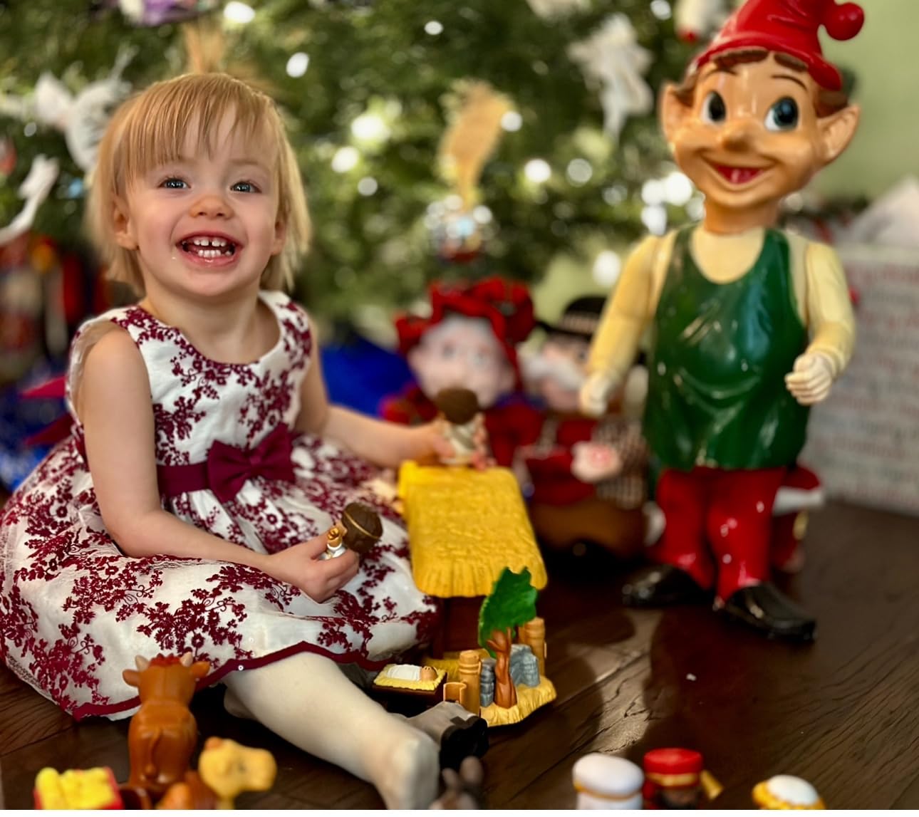 Fisher-Price Little People Nativity Set with Music & Lights, 18-piece Christmas Playset customer photo 2
