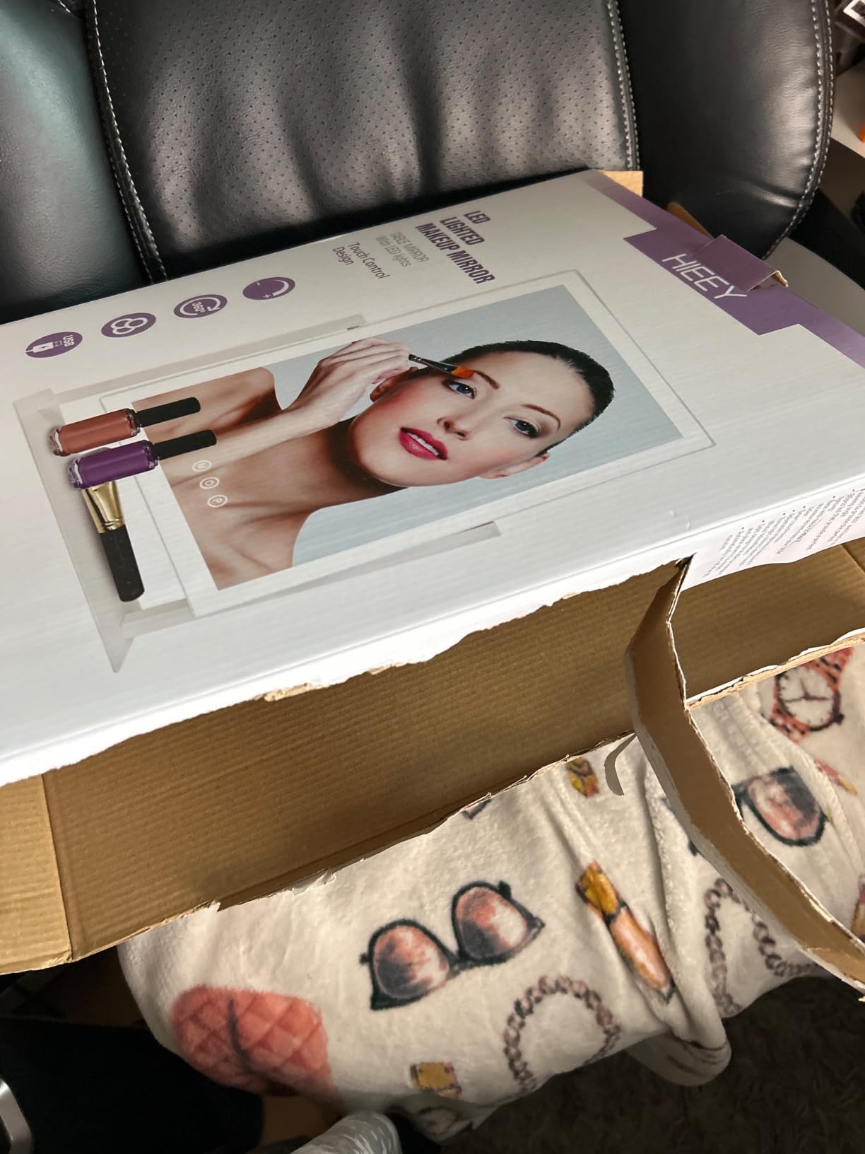 HIEEY Lighted Makeup Mirror, 17.3