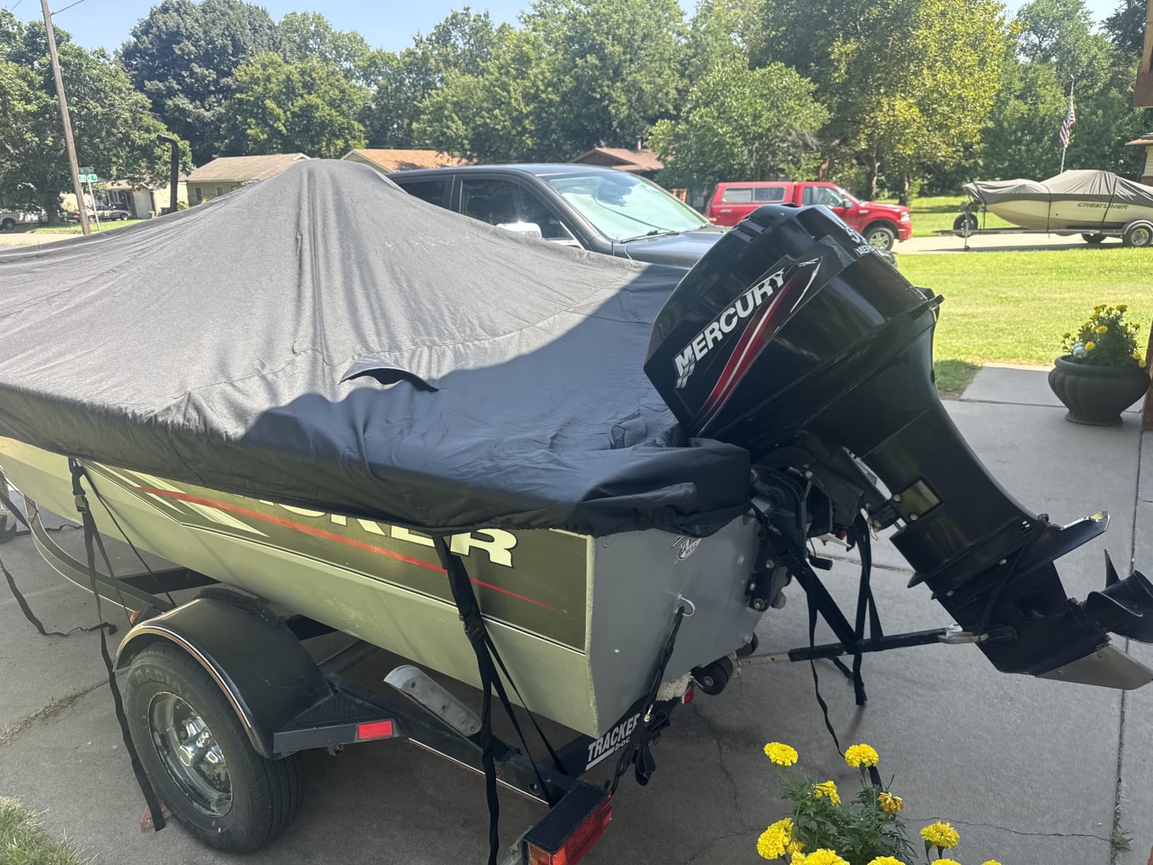 Boat Cover 16-18.5 ft, 1200D Waterproof V-Hull, Gray | Fits 16 foot 17ft 18 ft Bass Tracker Boat, Heavy Duty, UV & Tear-Resistant, Air Vents, 11 Straps & Motor Cover customer photo 1
