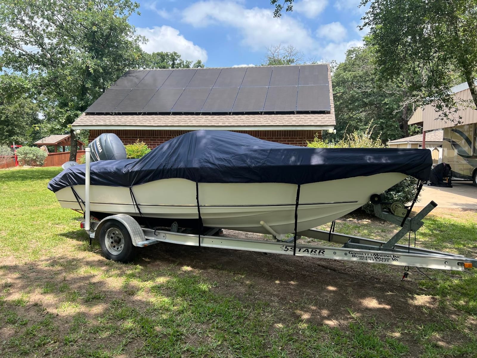 Boat Cover 16-18.5 ft, 1200D Waterproof V-Hull, Gray | Fits 16 foot 17ft 18 ft Bass Tracker Boat, Heavy Duty, UV & Tear-Resistant, Air Vents, 11 Straps & Motor Cover customer photo 2