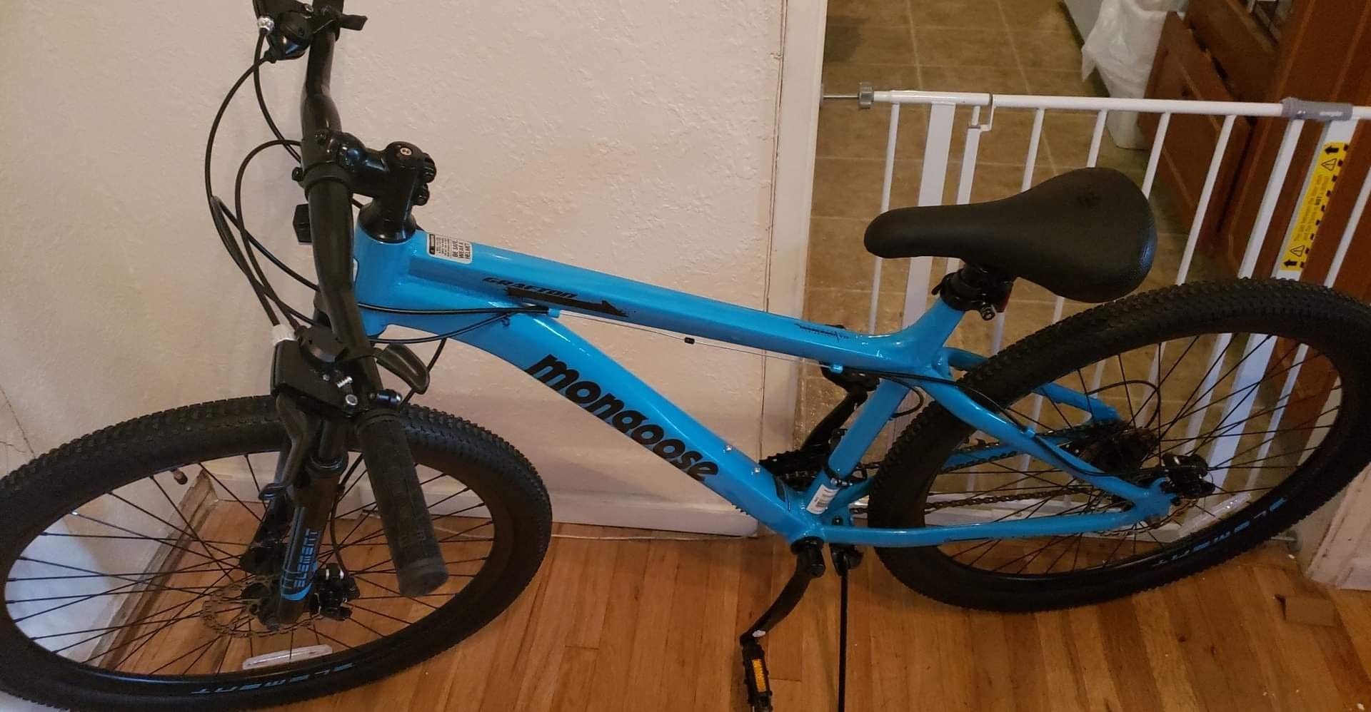 Mongoose Grafton Mountain Bike, 21 Speed, Aluminum Frame, Knobby Mountain Tires, Suspension Fork, Trigger Shifters, Mechanical Disc Brakes customer photo 1