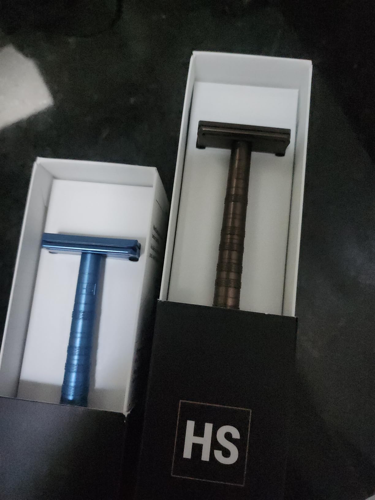 Henson Shaving Razor - Steel Blue Double Edge Safety Razor with 5 Spare Blades - 30 Angled Precision With Superior Blade Rigidity customer photo 2