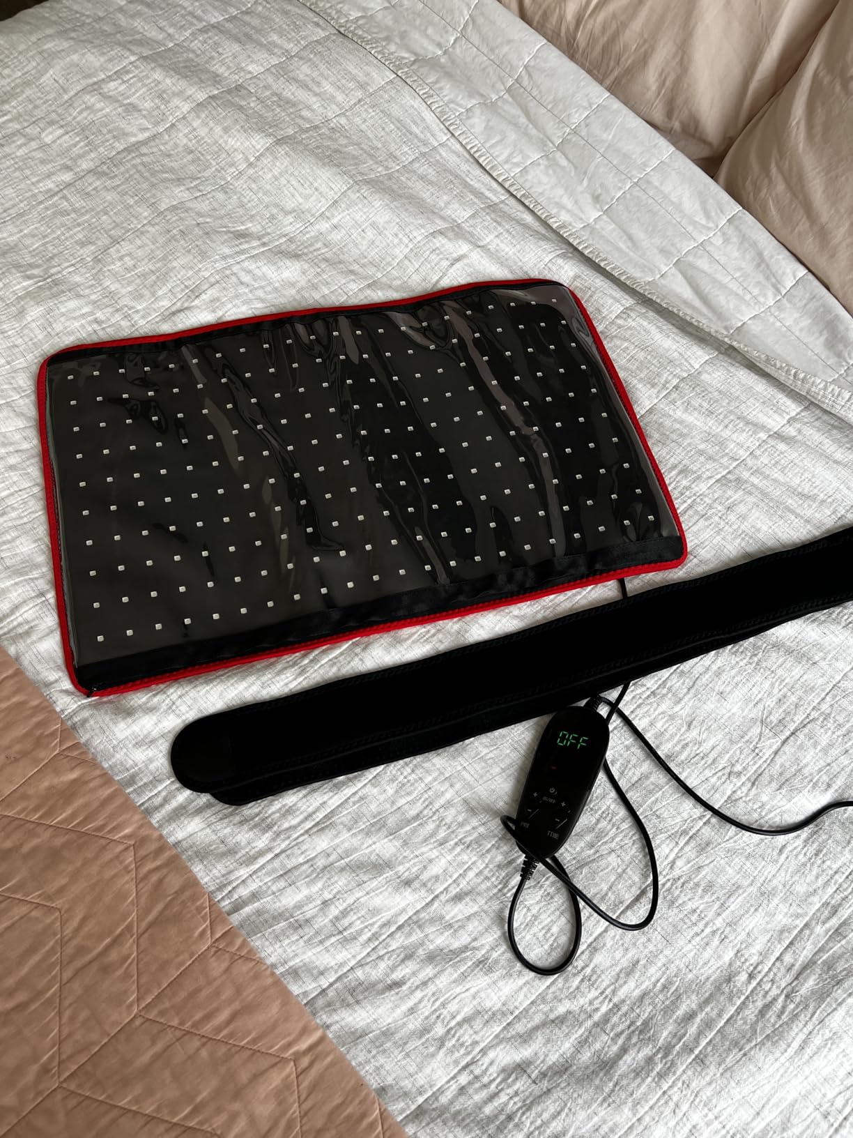 BestQool Red Light Therapy for Body, FSA-HSA Triple Chips 660nm 850nm Red Near Infrared Light with Timer, Large Pads Belt Wearable Wrap, Infrared Light Therapy for Knee Back Waist Elbow. 43W customer photo 1