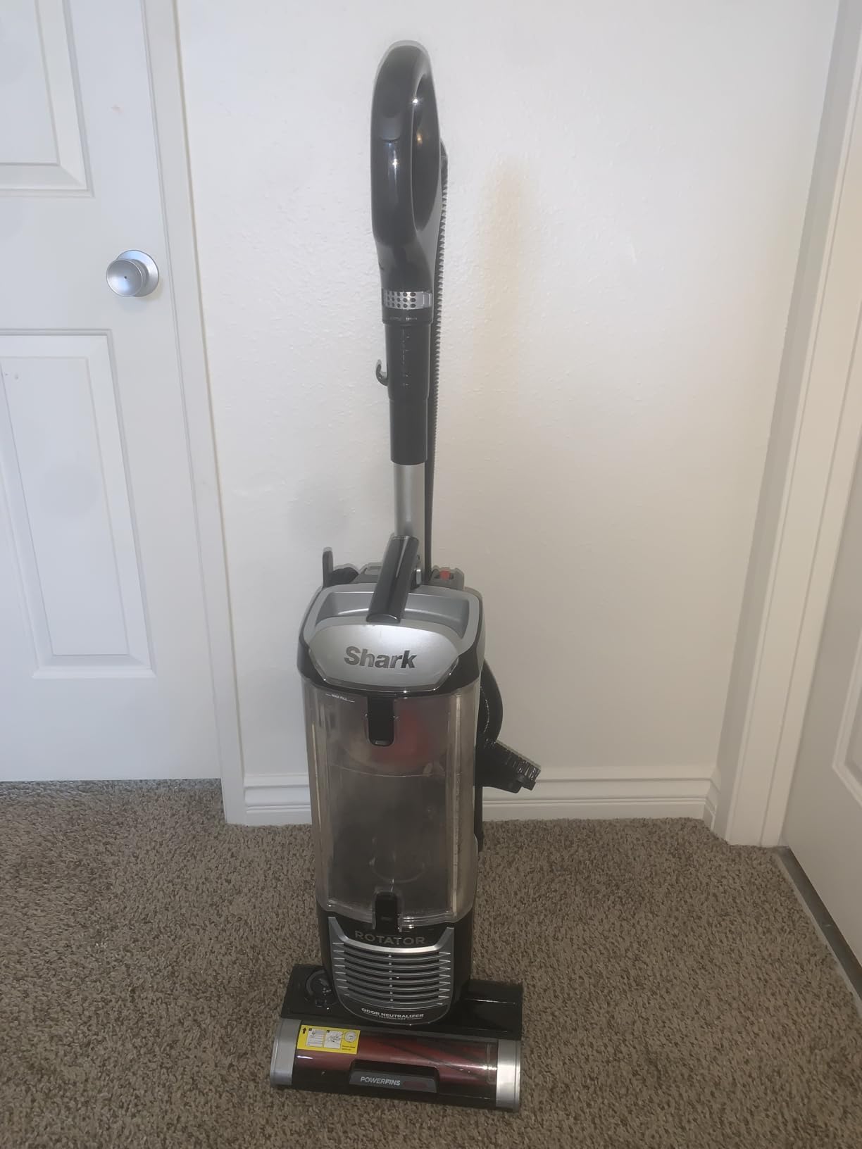 Shark ZU102 Rotator Pet Upright Vacuum with PowerFins HairPro & Odor Neutralizer Technology, Charcoal, 2.9 L Dust Cup customer photo 1