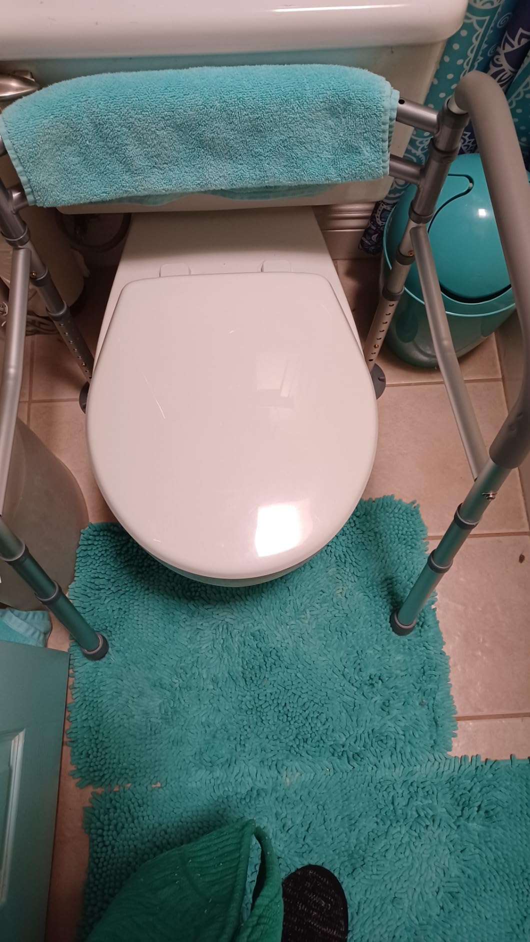 Medical king Toilet Safety Rail - Adjustable Detachable Toilet Safety Frame with Handles Heavy-Duty Toilet Safety Rails Stand Alone - Toilet Safety Rails for Elderly, Handicapped - Fits Most Toilets customer photo 2