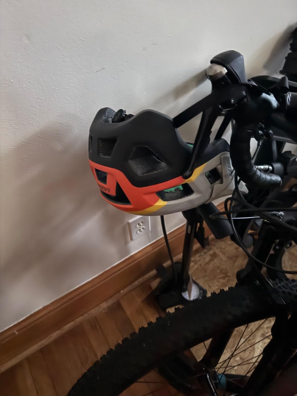 LAZER Coyote KinetiCore Bike Helmet, Bicycling Gear for Adults, Men & Women's Cycling Head Gear customer photo 1