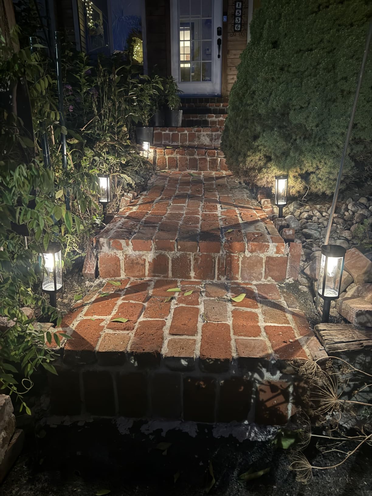BITPOTT Bright Solar Pathway Lights Outdoor, 8 Pack Solar Powered Garden Lights Waterproof IP65, Auto On/Off Outdoor Light for Lawn Patio Walkway Driveway Decor Landscape Lighting customer photo 1