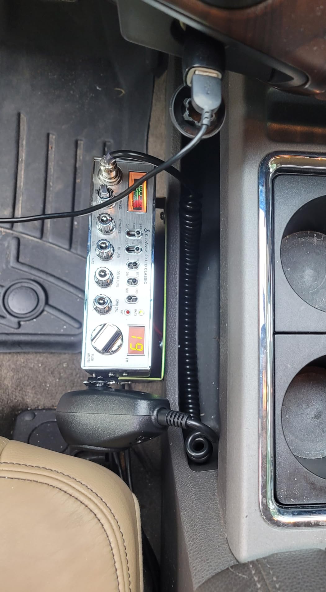 Cobra 29 LTD Classic AM/FM Professional CB Radio - Easy to Operate, Emergency Radio, Instant Channel 9, 4-Watt Output, Full 40 Channels, Adjustable Receiver and SWR Calibration customer photo 2