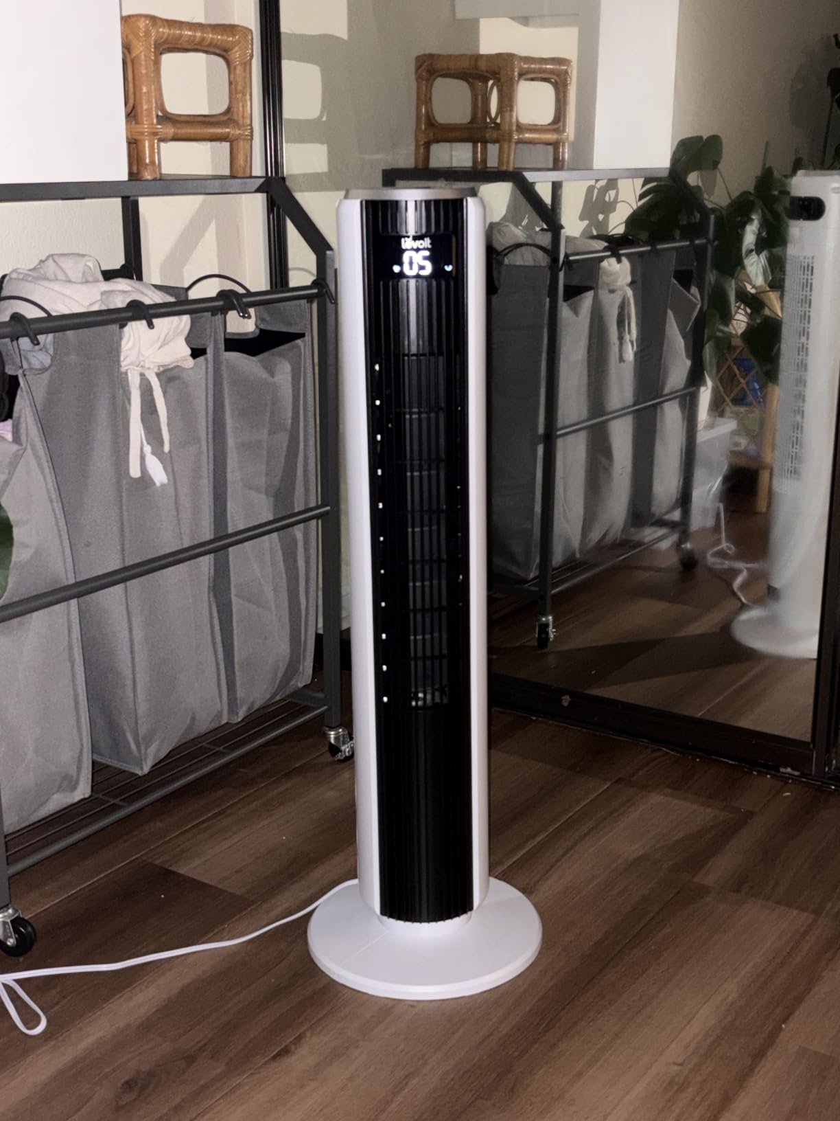 Levoit Tower Fan for Bedroom, 28ft/s Fans that Blow Cold Air, 28dB Quiet | Standing Floor Fan for Room, 90° Oscillating, 5 Speeds 4 Modes & Temp Sensor, Bladeless, 12H Timer, Remoter, 36 inch, White customer photo 1