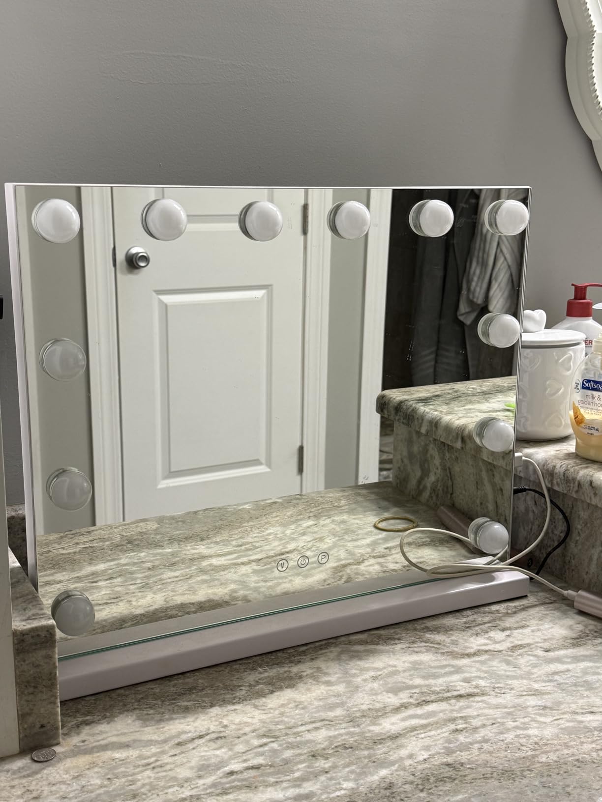 M MIVONDA Hollywood Vanity Vanity, Makeup Mirror with 18 Dimmable LED Bulbs | 3 Color Light Modes, USB-A & USB-C Ports, Touch Control, Tabletop & Wall Mounted, Dorm Room Essentials, Gifts for Women customer photo 2