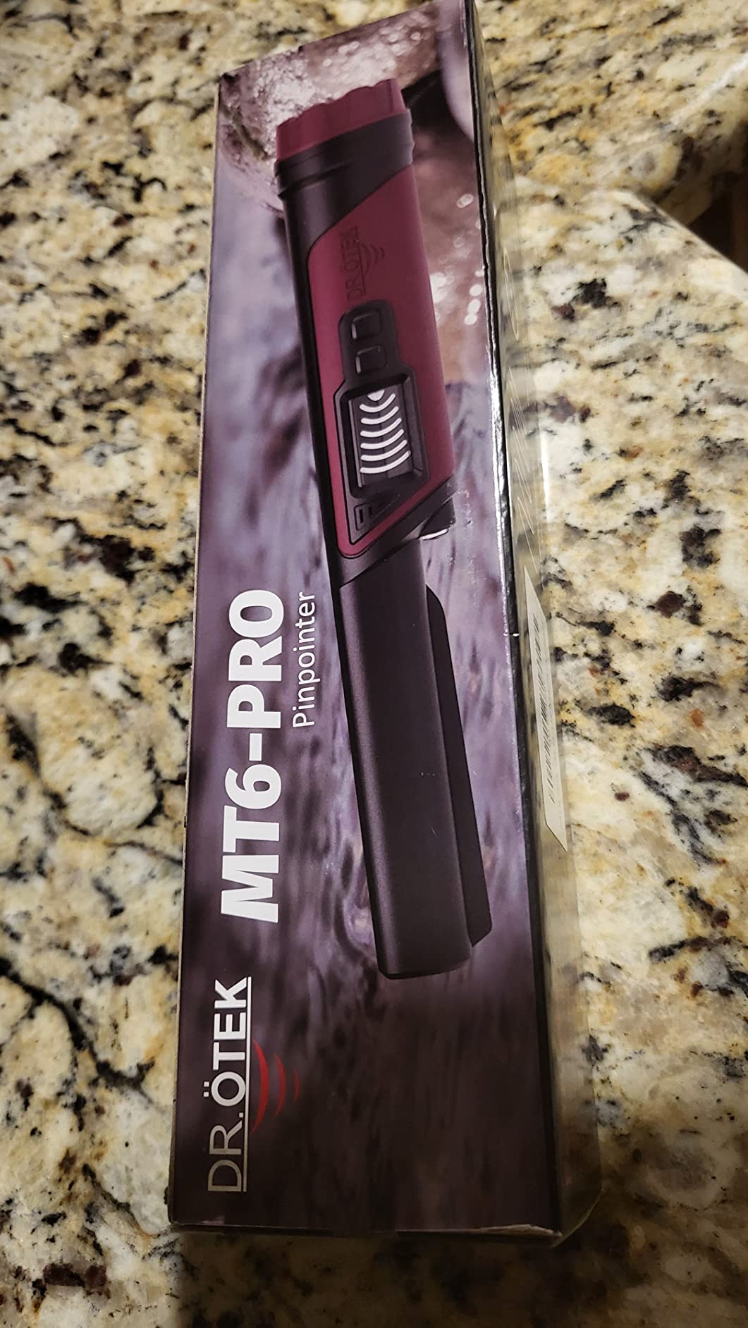 DR.ÖTEK Metal Detector Pinpointer, IP68 Fully Waterproof Underwater Pinpointer Metal Detector with LCD Screen & LED Light 360° Accurate High-Sensitivity Detection, Handheld Wand for Adults & Kids, Red customer photo 2
