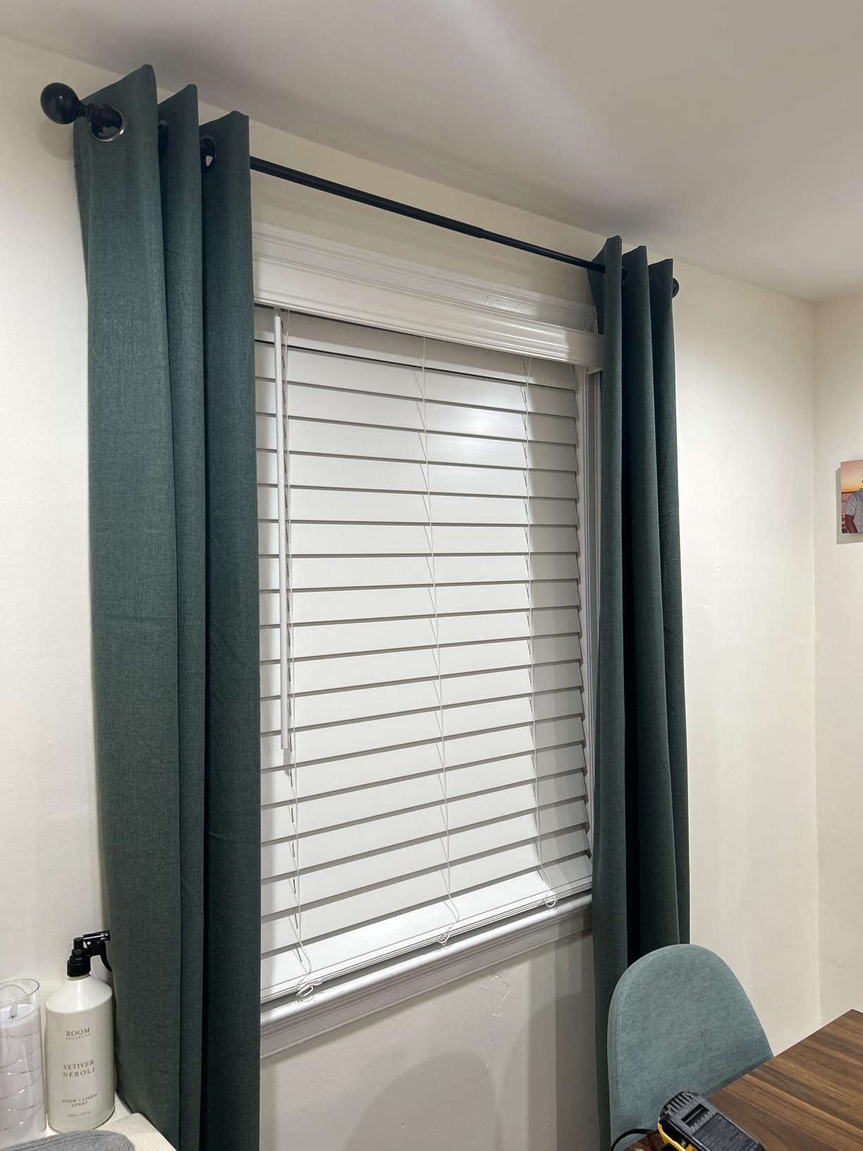 LOTUS & WINDOWARE 2.5-inch Cordless Faux Wood Blind, Plantation Style, 11