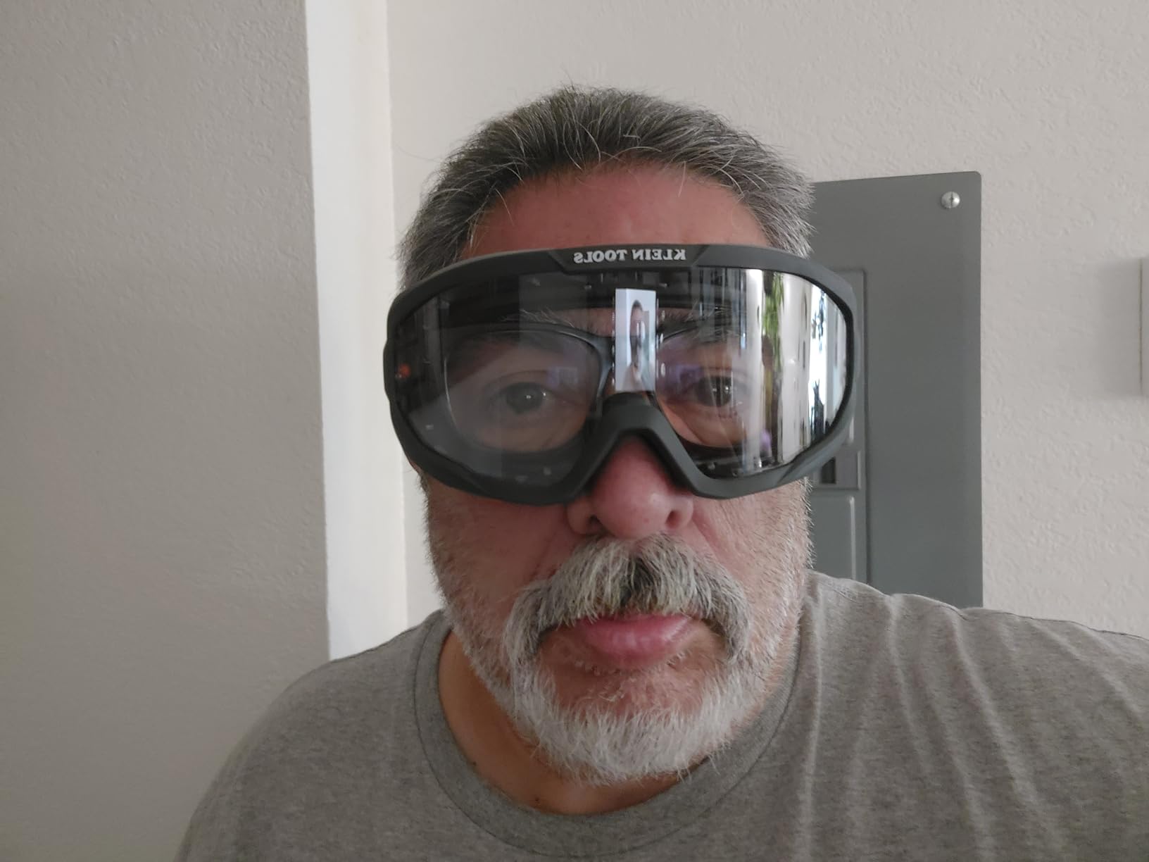 KLEIN TOOLS 60479 Safety Goggles, Clear Lens PPE Eye Protection, Anti-Fog, Scratch-Resistant, UV Protection, Adjustable Vents customer photo 1