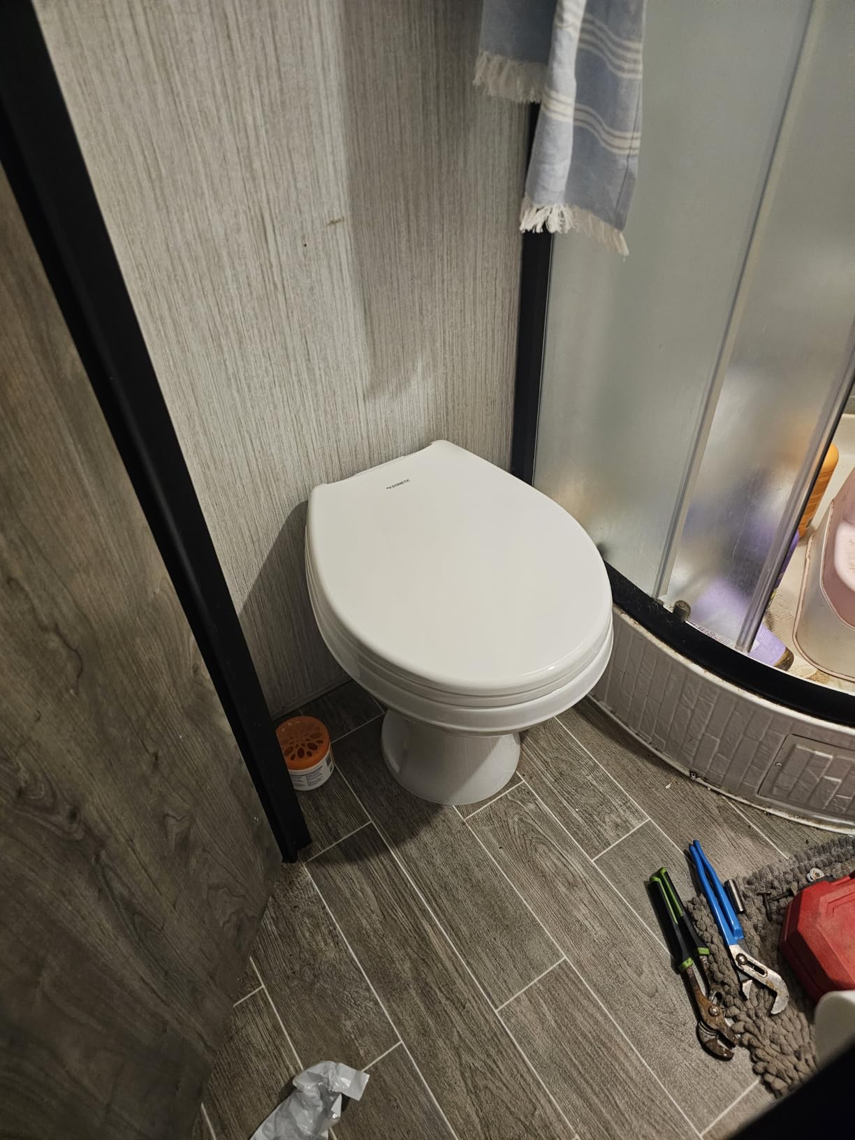 Dometic Model 400 Essential RV Toilet - Round Lightweight Plastic Bowl, Universal Fit, 18
