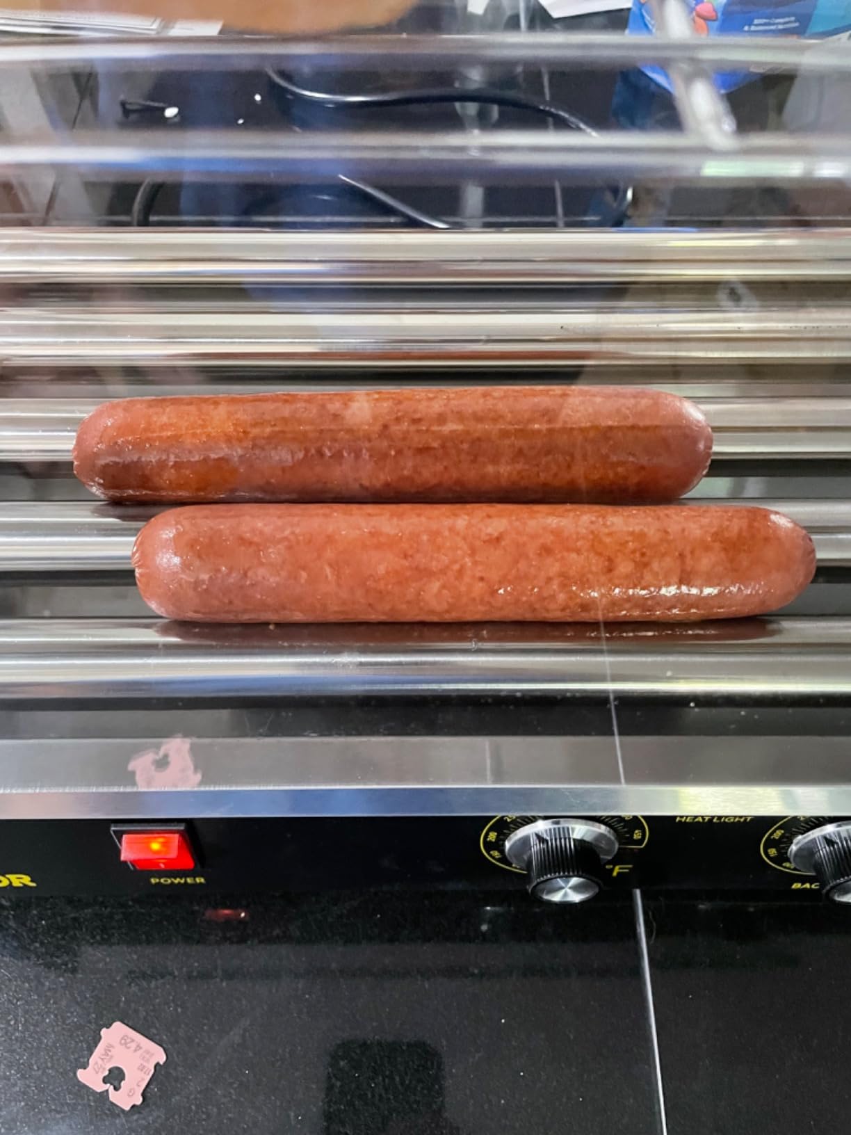 VEVOR Hot Dog Roller 5 Rollers 12 Hot Dogs Capacity, 750W Stainless Sausage Grill Cooker Machine with Dual Temp Control Glass Hood Acrylic Cover Bun Warmer Shelf Removable Oil Drip Tray ETL Certified customer photo 1