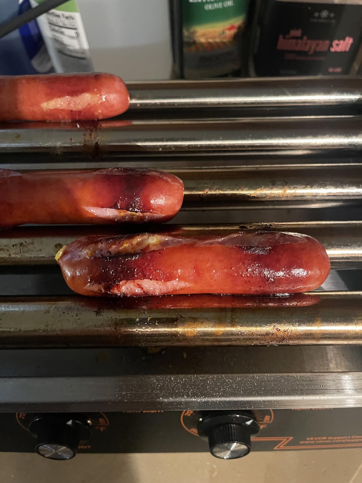 VEVOR Hot Dog Roller 5 Rollers 12 Hot Dogs Capacity, 750W Stainless Sausage Grill Cooker Machine with Dual Temp Control Glass Hood Acrylic Cover Bun Warmer Shelf Removable Oil Drip Tray ETL Certified customer photo 2
