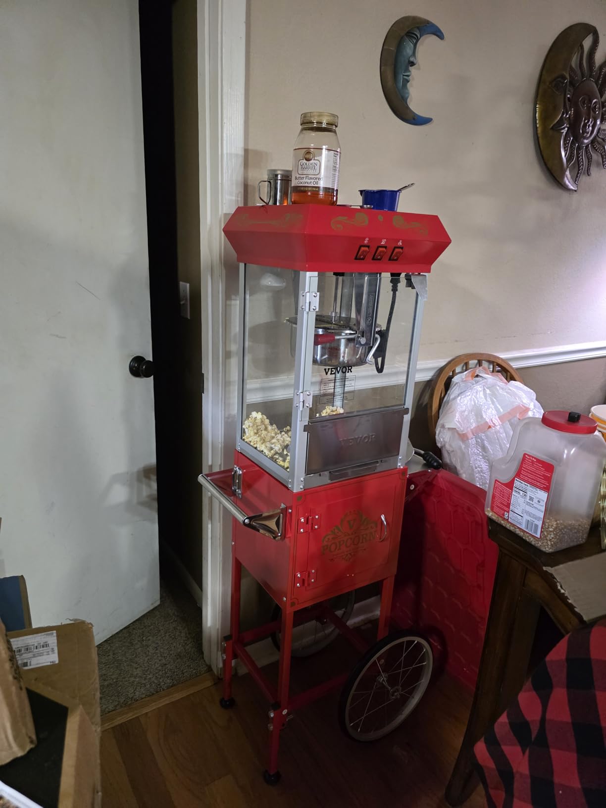VEVOR Commercial Popcorn Machine, 8 Oz Kettle, 850 W Popcorn Maker on Wheels for 48 Cups per Batch, Theater Style Popper with 3-Switch Control Steel Frame Tempered Glass Doors Cart 1 Scoop 2 Spoons customer photo 1