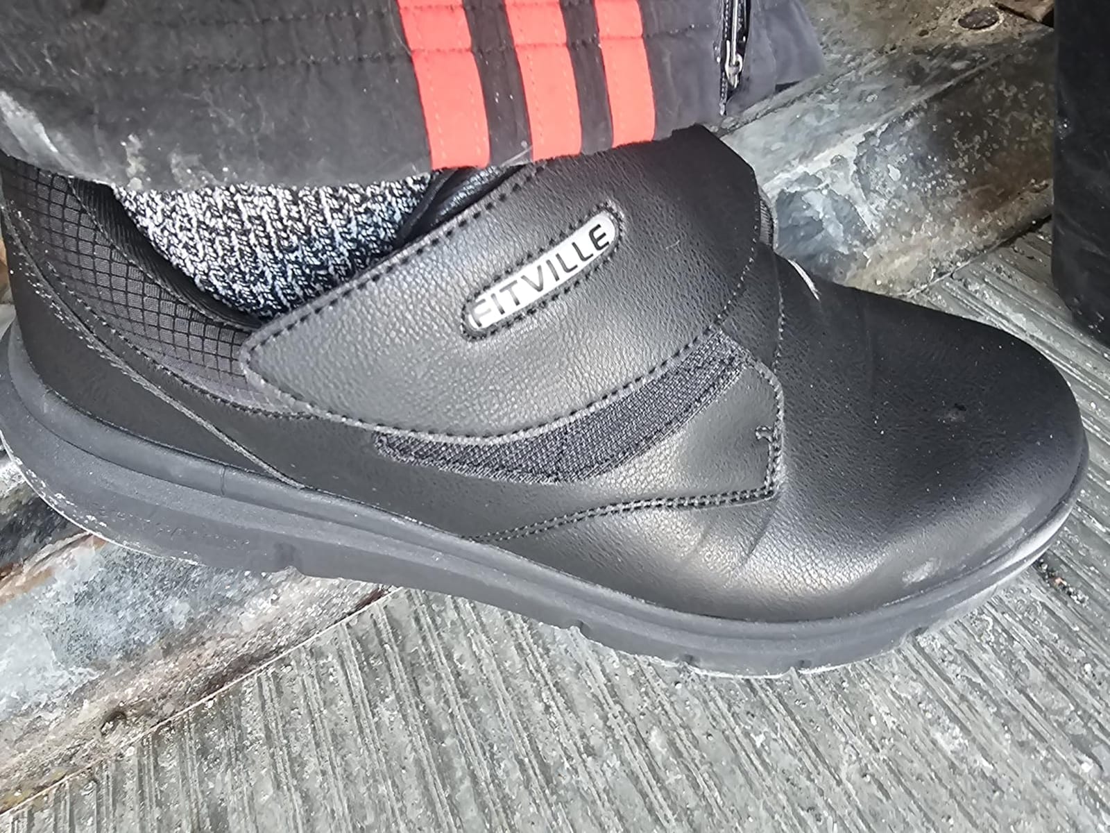 FitVille Diabetic Shoes for Men Extra Wide Comfortable Leather Walking Shoes Hook & Loop Orthopedic Dress Sneakers for Edema and Swollen Feet customer photo 2