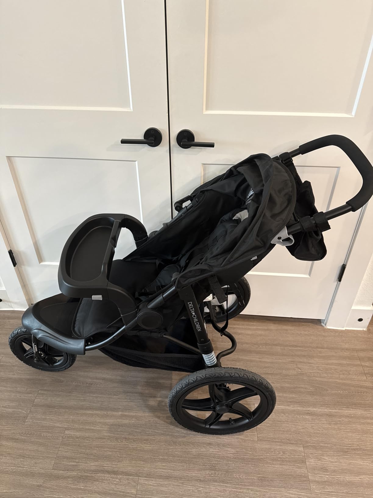Delta Children Apollo Jogging Stroller - Shock Absorbing Frame with Large Canopy & Recline - Car Seat Compatible, Black customer photo 2