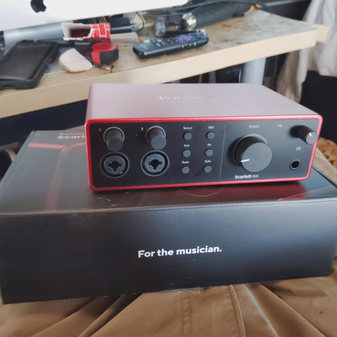 Focusrite Scarlett 4i4 4th Gen USB Audio Interface, 4-In 4-Out, 2 Mic Preamps, 2 Hi-Z Inputs, 4 Line Inputs, MIDI In/Out customer photo 1