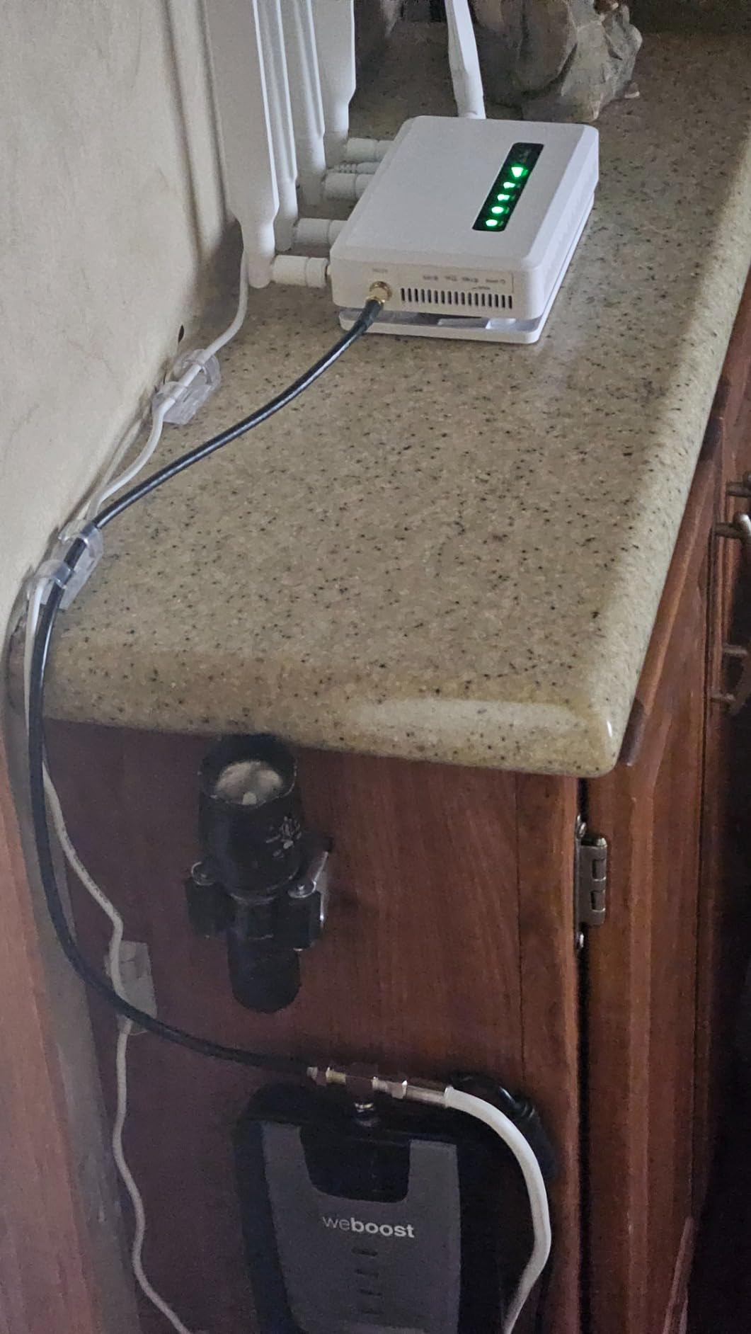 GL.iNet GL-X3000 (Spitz AX) Cellular Gateway 5G Router for House & RV, Wi-Fi 6, Detachable Antennas, Dual-SIM, T-Mobile & AT&T IoT Device Certified, Family/Rural Area/Road Trips customer photo 2