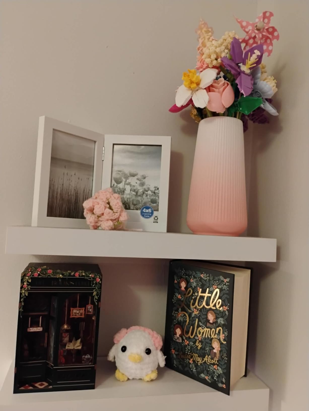 White Ceramic Vase, GUKJOB Small Cute Flower Vase for Pampas Grass, Home, Living Room, Dining Table, Farmhouse, Office Decor, Bedroom customer photo 1