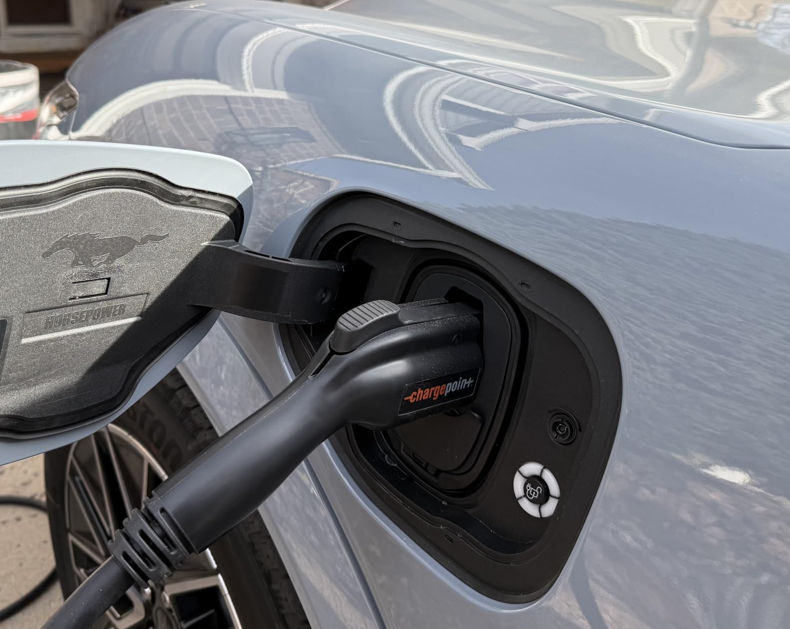 ChargePoint HomeFlex Level 2 EV Fast Charger, J1772, Smart, Hardwired, 50A | For Electric Cars, Adds Up to 37 Mi/Hr, WiFi App Control, 23-Ft Cable, Adjustable 16-50A, Indoor/Outdoor Rated, Energy Star customer photo 1