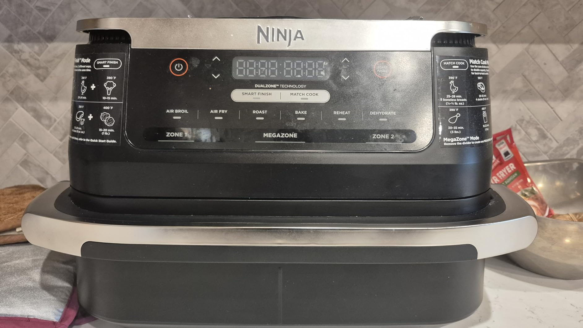 Ninja Foodi Air Fryer, 7 Qt MegaZone, 6-in-1, Black, DZ071 | Air fry, roast, broil, bake, reheat, dehydrate, 450F max, 2x3.5 Qt baskets, Smart Finish customer photo 2