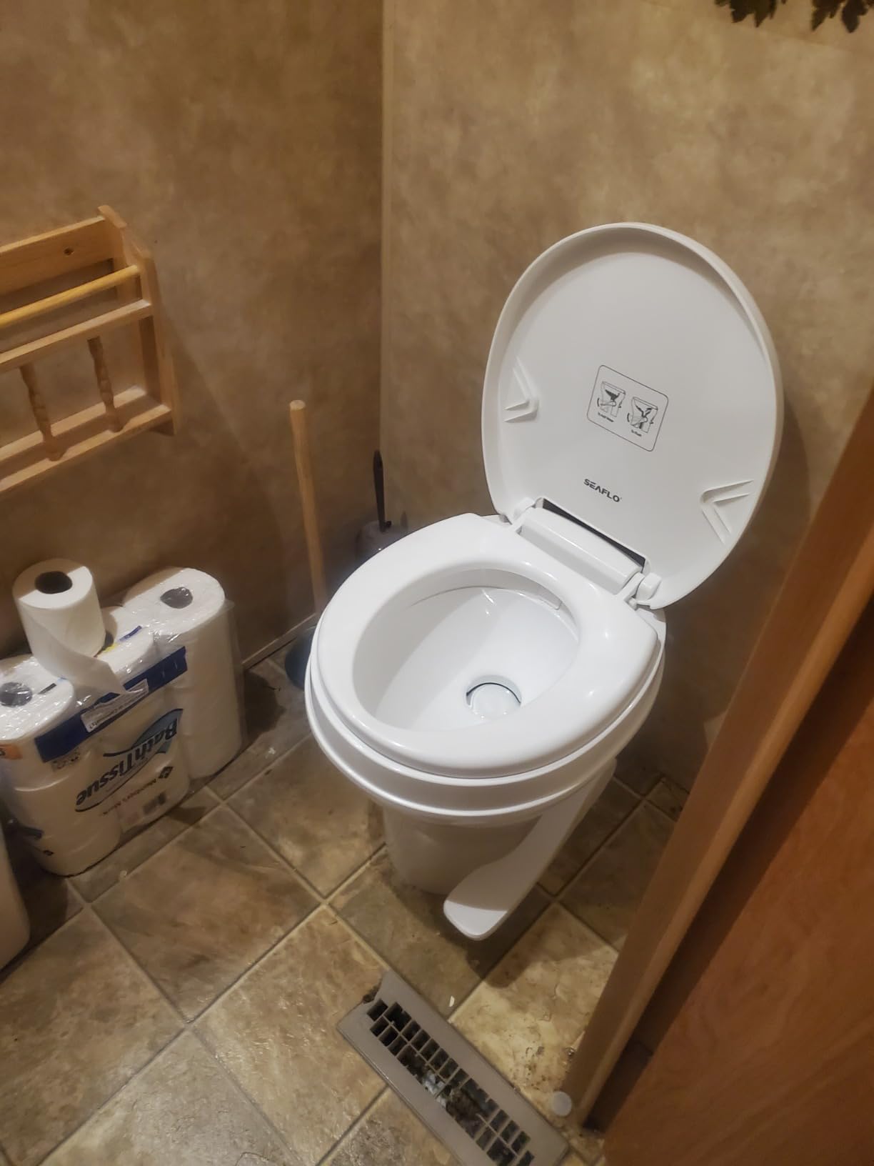 SEAFLO RV Toilet - 18.4