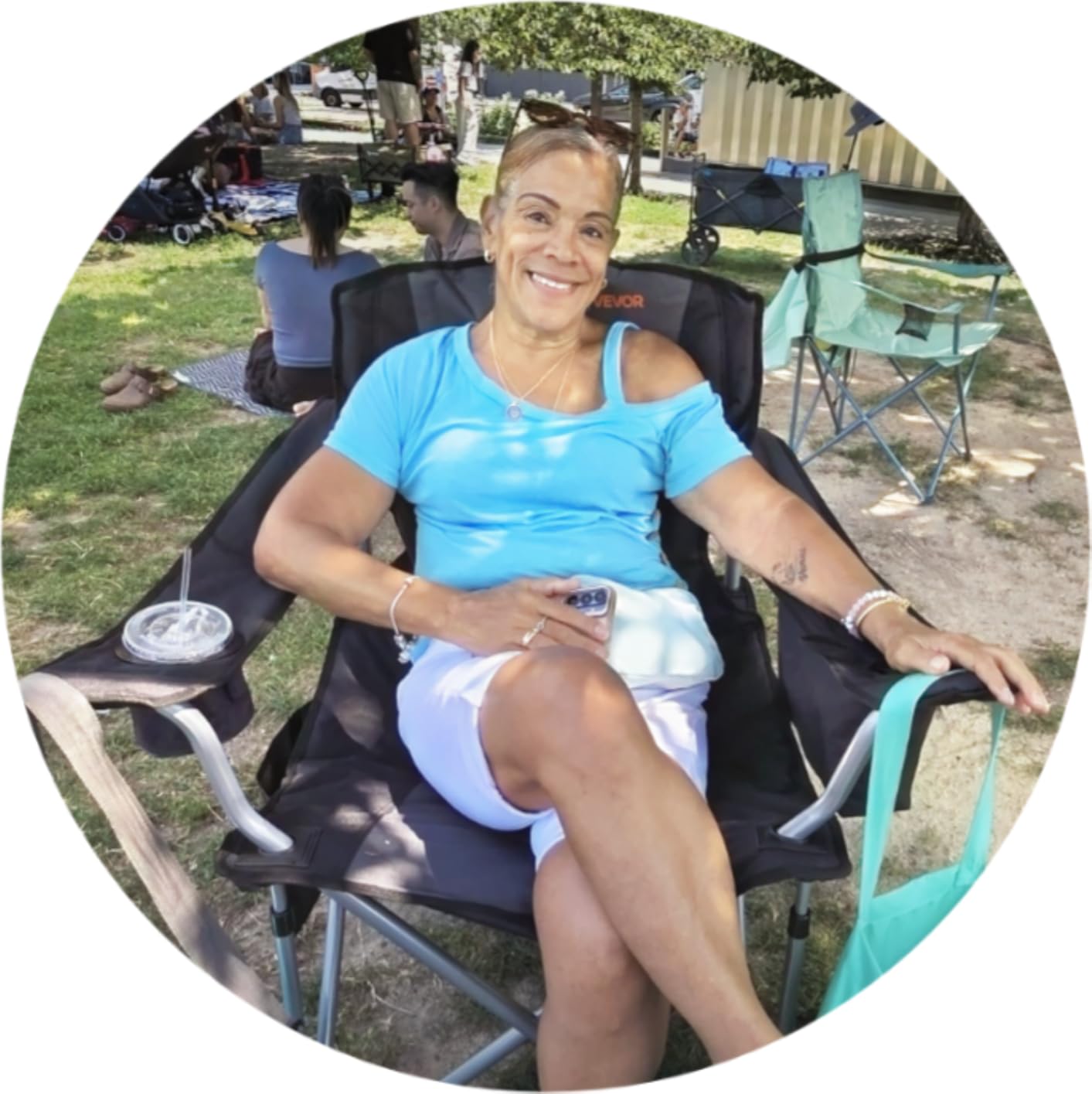 VEVOR Oversized Camping Folding Chair, Portable Heavy Duty Outdoor Quad Lumbar Back Padded with Side Pockets, Cup Holder and Cooler Bag for Beach, Lawn, Picnic, Fishing, Backpacking, Black customer photo 2