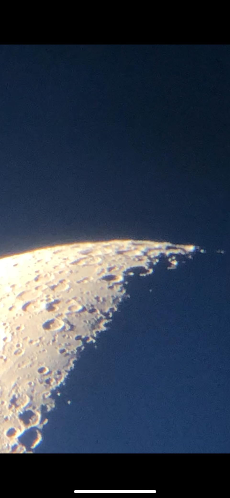 Celestron StarSense Explorer 150mm App-Enabled Tabletop Dobsonian Telescope | StarSense Explorer App to Find Objects, Large 150mm Aperture, Bright Deep-Sky Views, Stable Tabletop Dobsonian, Portable customer photo 1