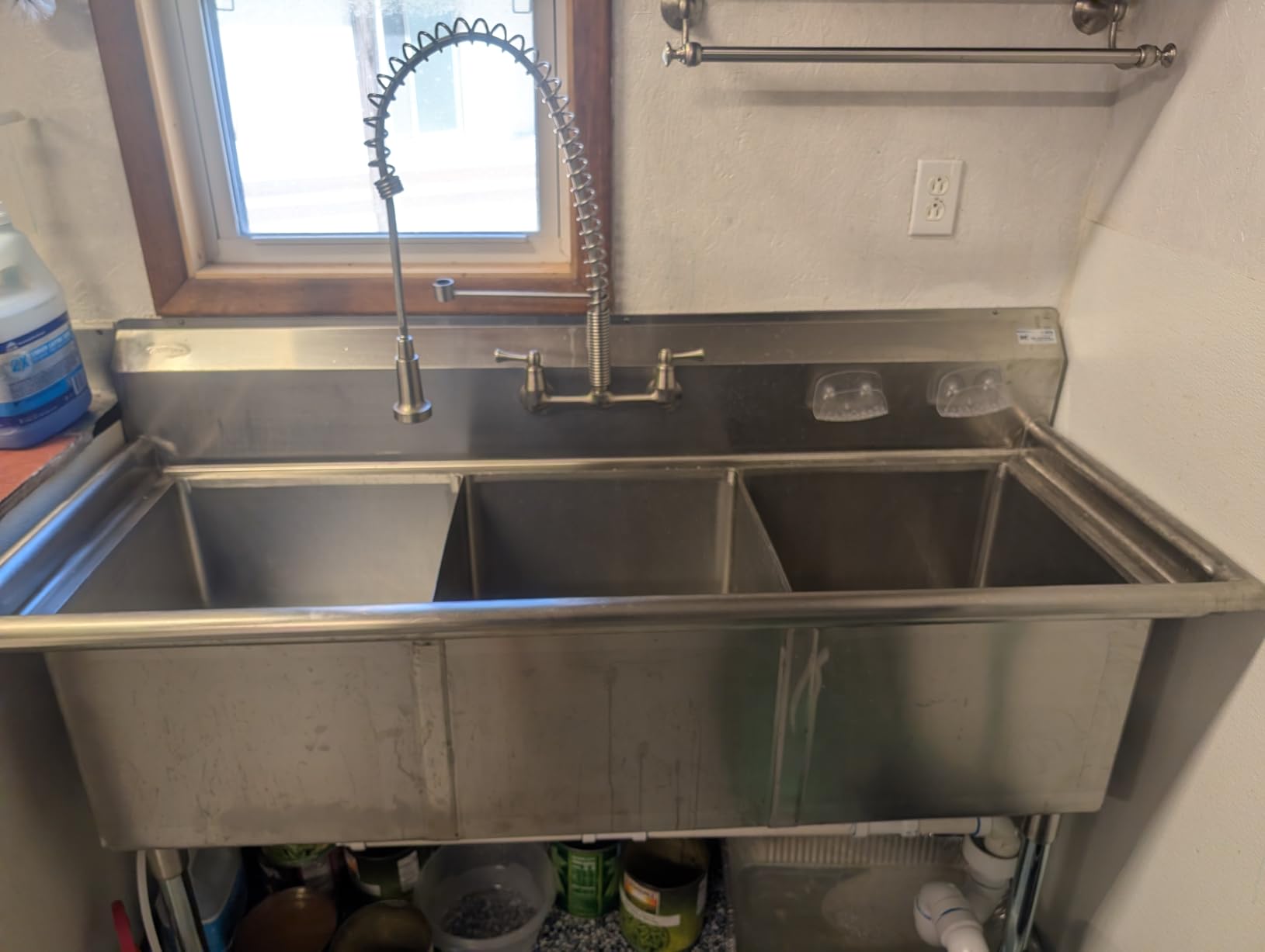 KoolMore 60 in. Three Compartment 18-Gauge Stainless-Steel NSF Commercial Kitchen Sink, Bowl Size 18x18x14, with Three Basins and Pre-Drilled Faucet Holes for Restaurants and Cafes (KM-SC181814-N3) customer photo 1