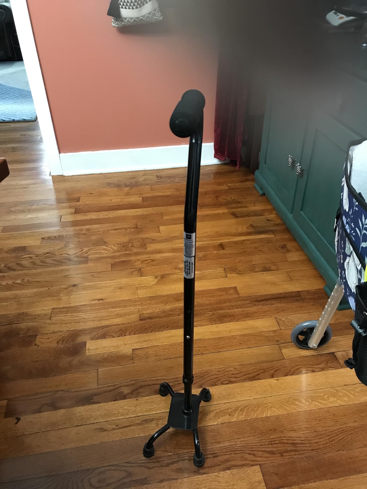 Medline Aluminum Quad Cane with Small Base, 300 lb Capacity, for Balance, Knee Injuries, Leg Surgery Recovery & Mobility, Portable, Sturdy Walking Aid for Seniors & Adults customer photo 2
