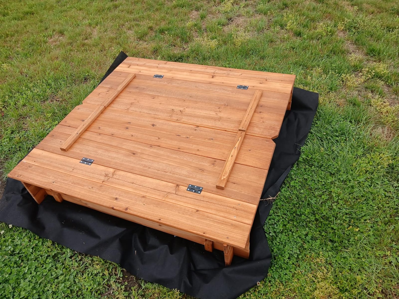 BIRASIL Wood Sandbox with 2 Bench Seats, Sand Boxes with Lid for Kids, Sand Pit with Cover for Outdoor Backyard Patio, 48 Inch customer photo 1