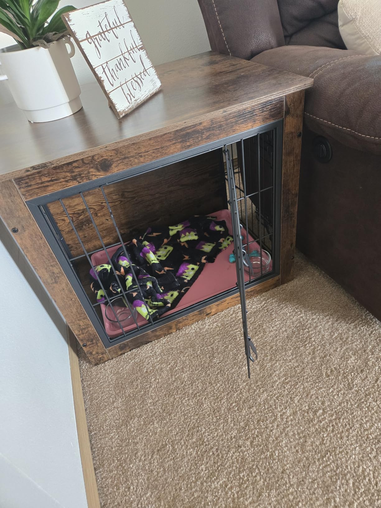 Yaheetech 27.5in Wooden Dog Crate Furniture w/Cushion for Small Medium Dogs | Furniture-style Design Kennels, Double Door Side End Table, Adjustable Non-slip Feet, Secure Latch Door, Sturdy Stable Structure customer photo 1