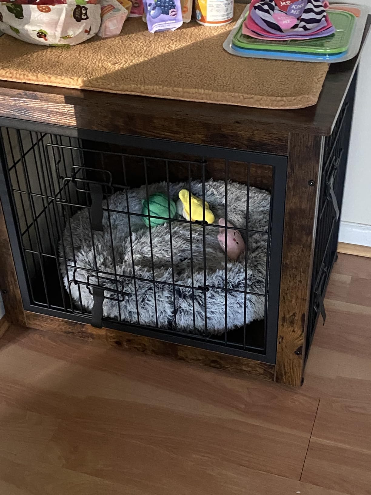 Yaheetech 27.5in Wooden Dog Crate Furniture w/Cushion for Small Medium Dogs | Furniture-style Design Kennels, Double Door Side End Table, Adjustable Non-slip Feet, Secure Latch Door, Sturdy Stable Structure customer photo 2