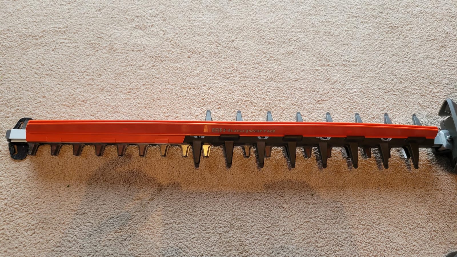 Husqvarna Hedge Master 320iHD60 Battery Hedge Trimmer, Garden Trimmer | 24