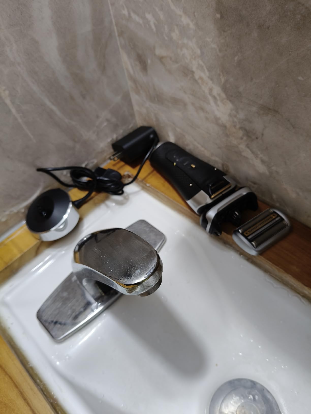 Braun Series 9 PRO+ Electric Razor for Men, 5 Pro Shave Elements & Precision Long Hair Trimmer, 6in1 SmartCare Center, Wet & Dry Electric Shaver for Smooth Skin with 60min Battery Runtime, 9517s customer photo 1